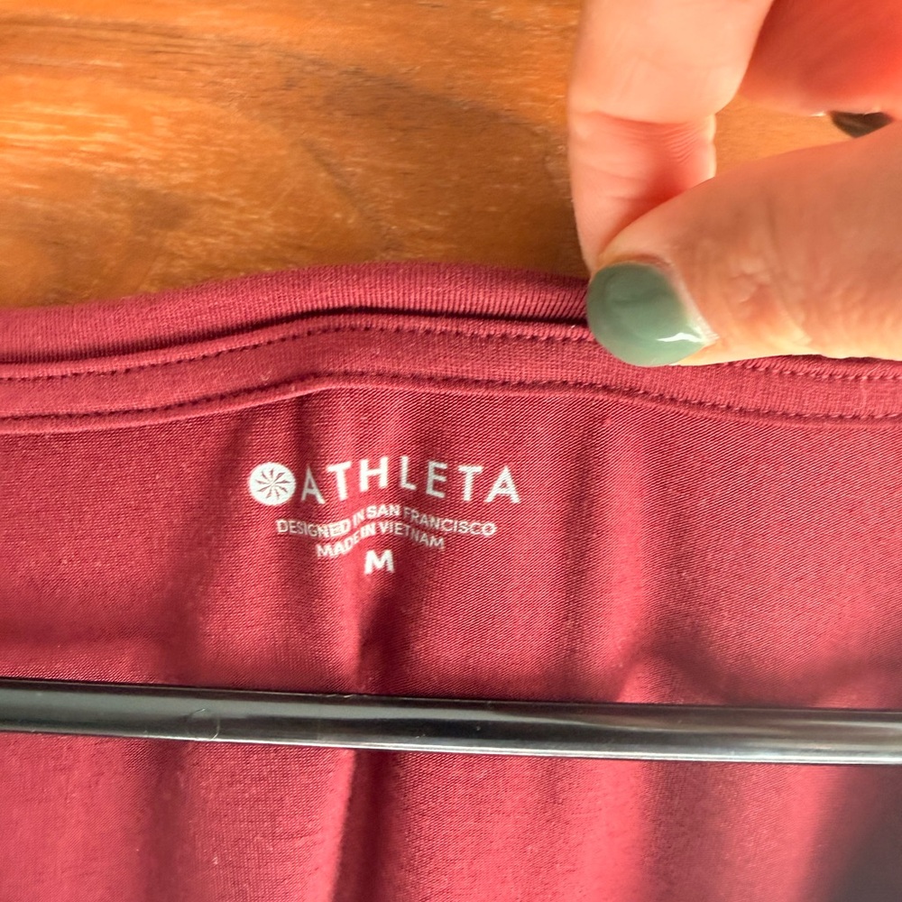 Athleta Essence Vital Tee Size M - Picture 9 of 9